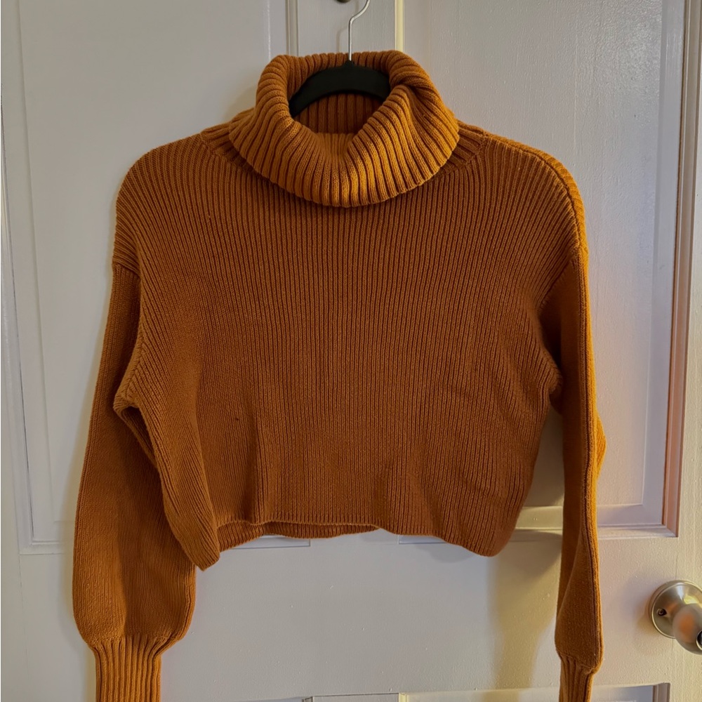 Mustard Cropped Turtleneck Sweater with Ribbed Neckline